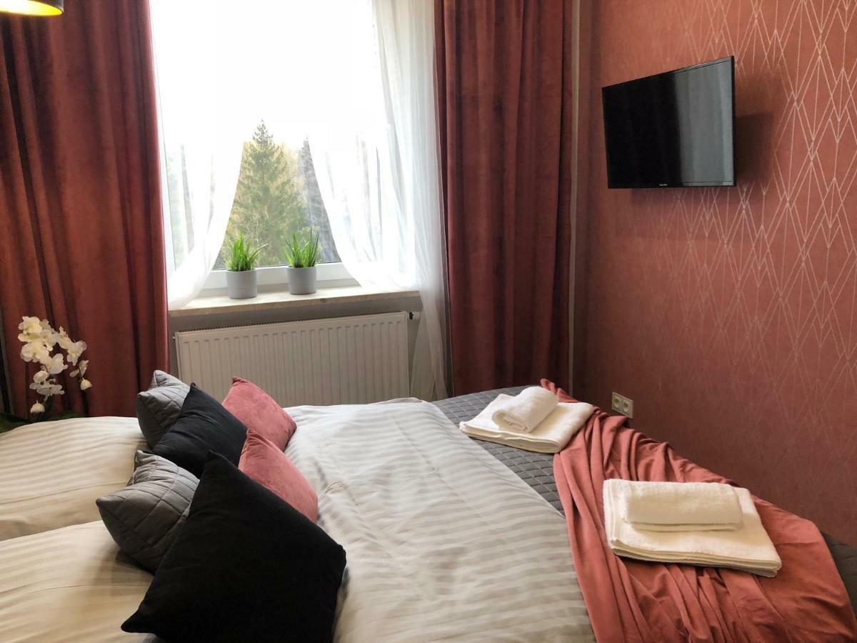 Family Sauna Teznia Apartments: Luxurious Forest Retreat With Scenic Views Apartment *